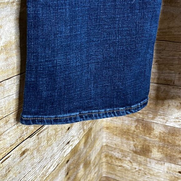 LEVI'S WOMEN'S SIZE 10R MID-RISE CLASSIC CASUAL EVERYDAY BOOTCUT JEANS - Picture 7 of 14